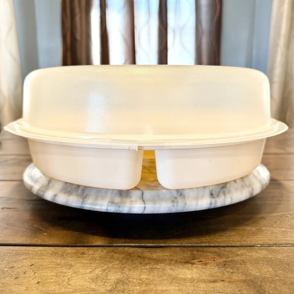 VTG Rubbermaid 7 Slot Servin Saver Fruit Veggie‎ Chip Dip Tray Locking Lid 0259